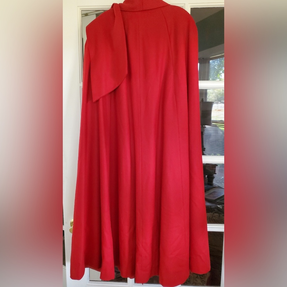 VINTAGE Red Merino wool full length satin lined cape One Size - Picture 6 of 10